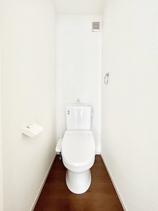 トイレは温水洗浄機能付き