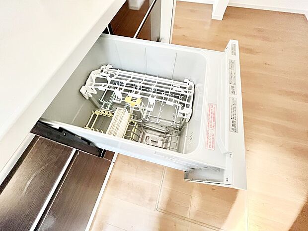 面倒なお片づけは食洗機にお任せ！家事の負担が減って、時間にも気持ちにもゆとりができます。