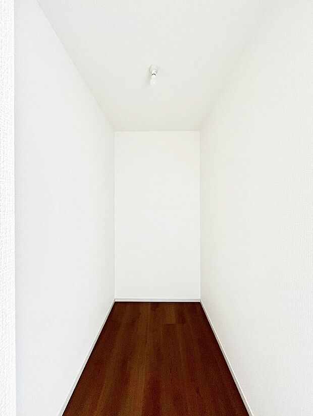 ウォークインクローゼットの活用で生活空間スッキリ