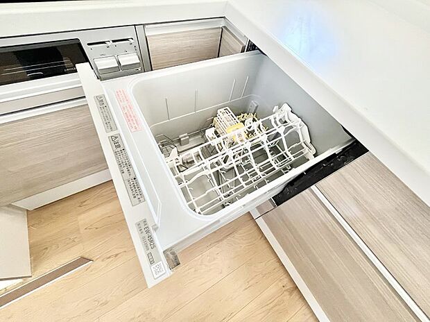 面倒なお片づけは食洗機にお任せ！家事の負担が減って、時間にも気持ちにもゆとりができます。