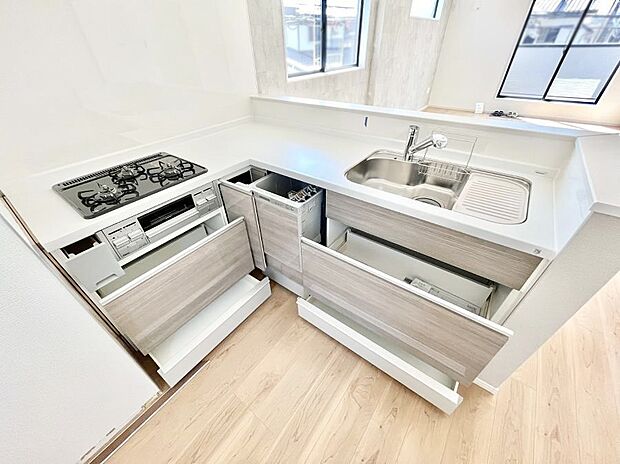 使いやすさを優先したスライド式収納タイプ!