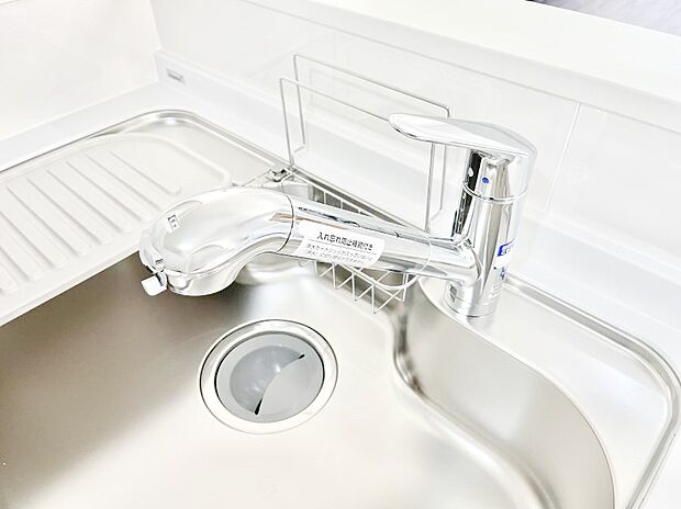 いつでも清潔なおいしいお水を。一つの水栓で水道水と浄水を使い分け。