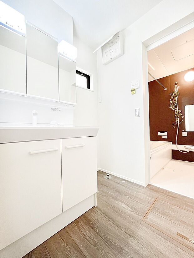 広々とゆとりのあるランドリースペース。