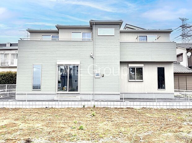 〜Exterior〜 閑静な住宅地で子育て家族にピッタリ。 毎日のお散歩も快適な緑に恵まれたエリアで、自然に包まれた穏やかな暮らしを実現するための、ゆとりある住環境が整っています。