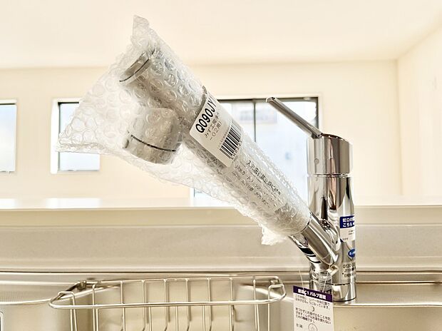 いつでも清潔なおいしいお水を。一つの水栓で水道水と浄水を使い分け。