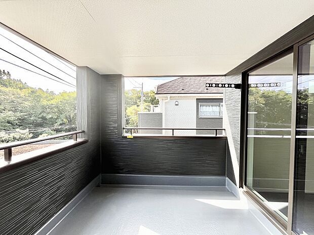 急なお天気の変化にも安心なインナーバルコニー