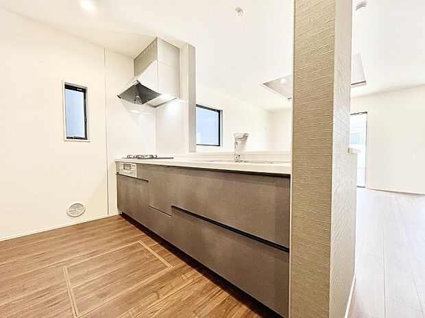 料理をしながらご家族との会話を楽しめる対面カウンターキッチン