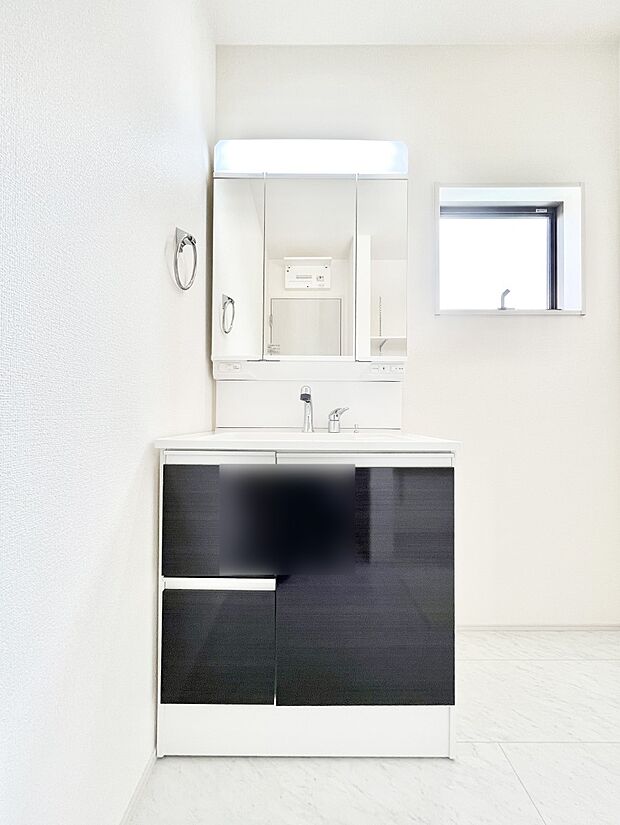 収納力と機能性に優れた洗面化粧台