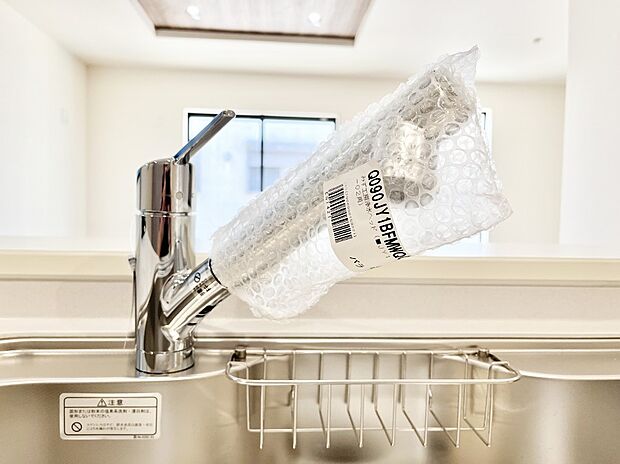 いつでも清潔なおいしいお水を。一つの水栓で水道水と浄水を使い分け。