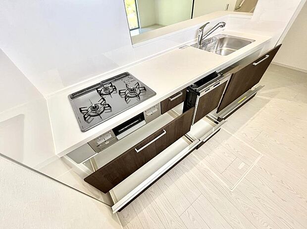 使いやすさを優先したスライド式収納タイプ!