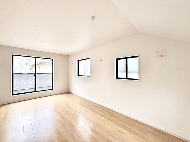 ◆3号棟◆〜Bed Room〜　お子様の成長に合わせて住まいのレイアウトも変わります。思春期のプライバシーを重視したり、成長に合わせて机やベットを配置したり。将来を見越しての住まい選びも大切です。