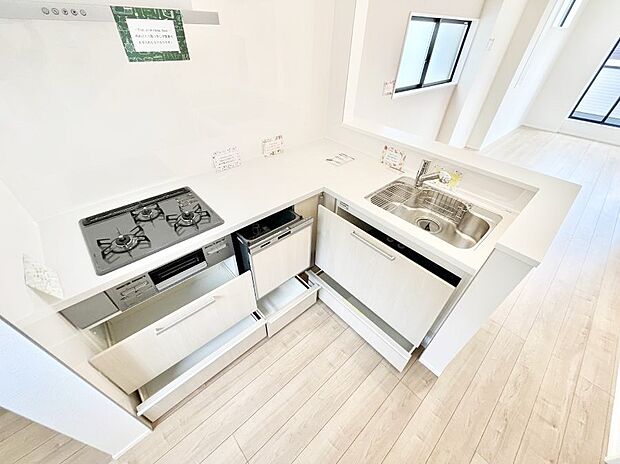 使いやすさを優先したスライド式収納タイプ!