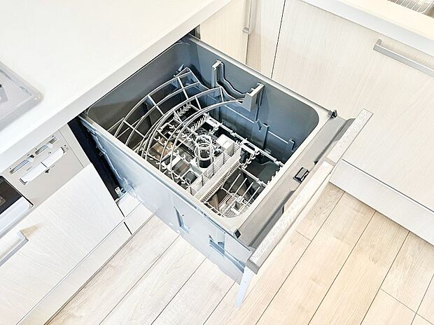 面倒なお片づけは食洗機にお任せ！家事の負担が減って、時間にも気持ちにもゆとりができます。