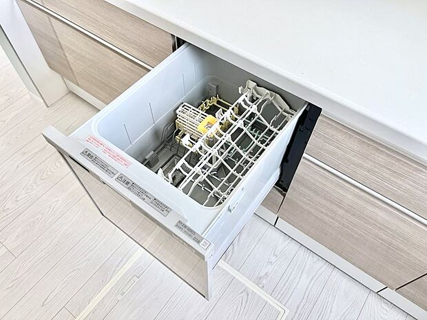 面倒なお片づけは食洗機にお任せ！家事の負担が減って、時間にも気持ちにもゆとりができます。