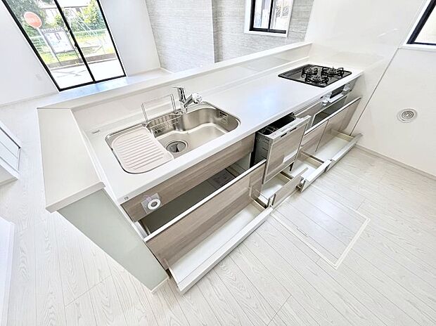 使いやすさを優先したスライド式収納タイプ！