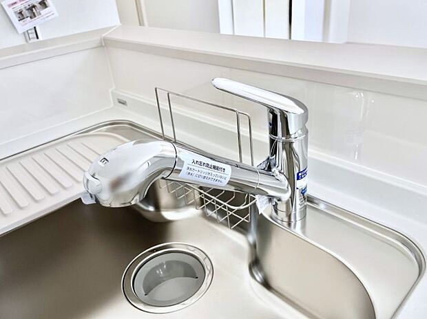 いつでも清潔なおいしいお水を。一つの水栓で水道水と浄水を使い分け。