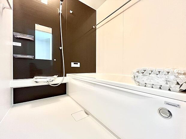 落ち着いた雰囲気でゆっくりお寛ぎいただけるバスルーム