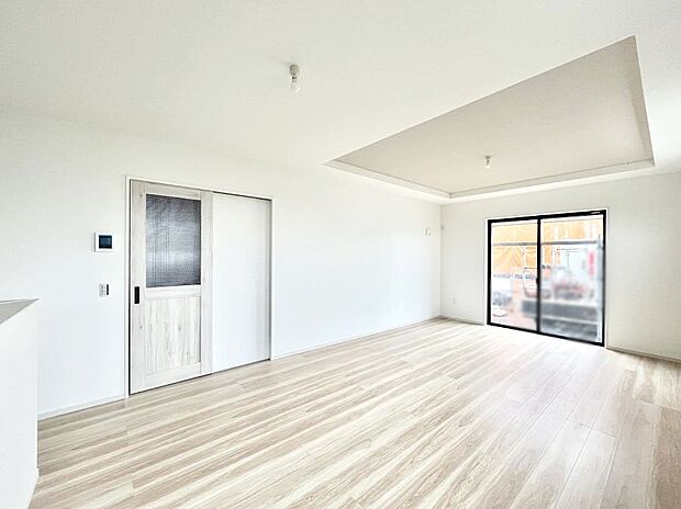 ◆1号棟◆〜Living〜 ここにはみんなが集い、食事と楽しい会話が始まる。話に夢中になりすぎて、ついつい時を忘れ夜半過ぎになってしまう。そんな束の間の幸せを感じさせてくれる場所でありたい。