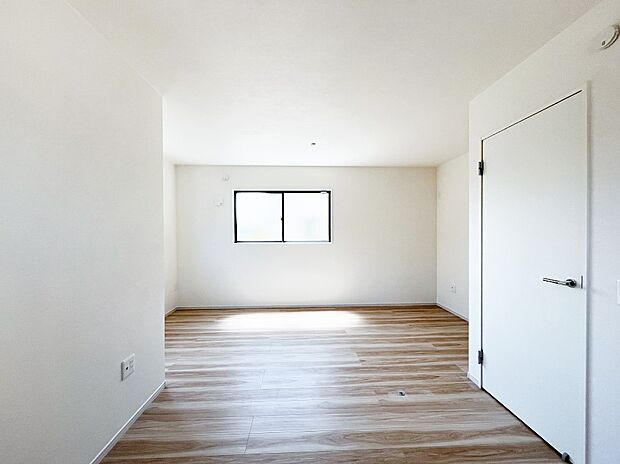 〜Bed Room〜 お子様の成長に合わせて住まいのレイアウトも変わります。思春期のプライバシーを重視したり、成長に合わせて机やベットを配置したり。将来を見越しての住まい選びも大切です。