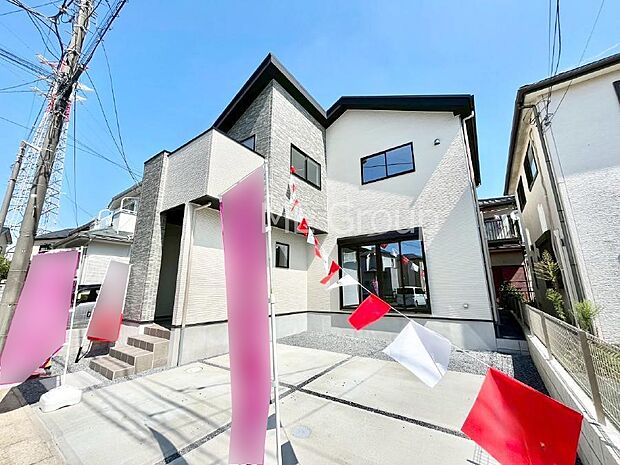 〜Exterior〜 閑静な住宅地で子育て家族にピッタリ。 毎日のお散歩も快適な緑に恵まれたエリアで、自然に包まれた穏やかな暮らしを実現するための、ゆとりある住環境が整っています。