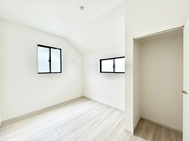 収納が充実しているので居住スペースを広々使えます