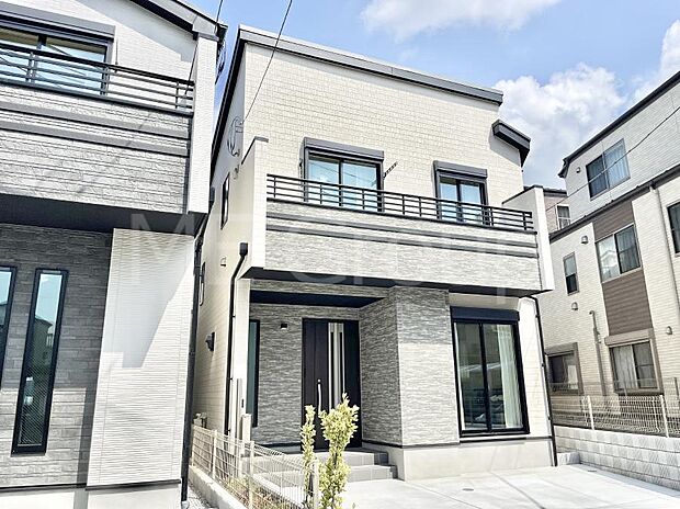 洗練された外観、上質な住空間が広がる室内は永く安心して過ごせる住居です。