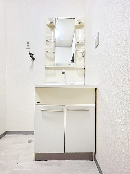 清潔感のある快適空間です。毎日の身支度も気持ち良くお使い頂けます
