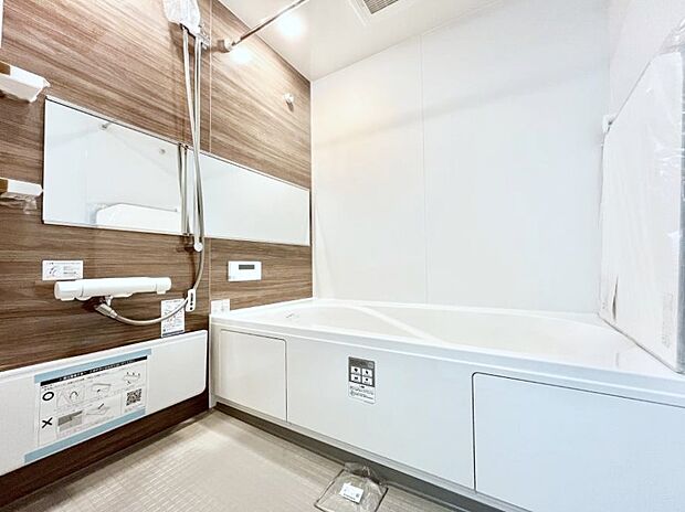 落ち着いた雰囲気でゆっくりお寛ぎいただけるバスルーム