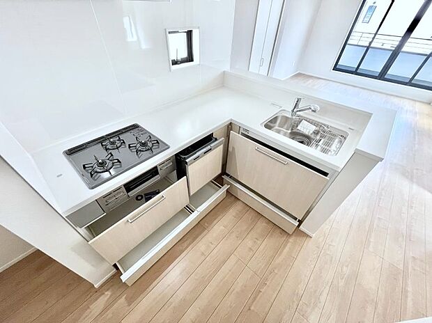 使いやすさを優先したスライド式収納タイプ！