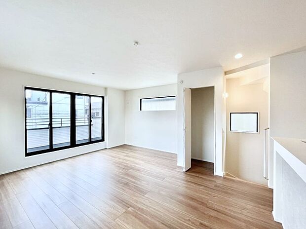 日当たりのいい2階リビングはプライベート性も高く、落ち着いて暮らせます！