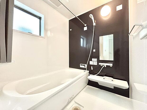 落ち着いた雰囲気でゆっくりお寛ぎいただけるバスルーム