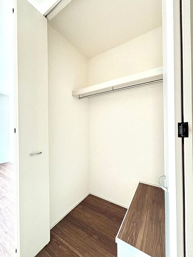 たっぷりの収納スペースで快適に暮らせそう 