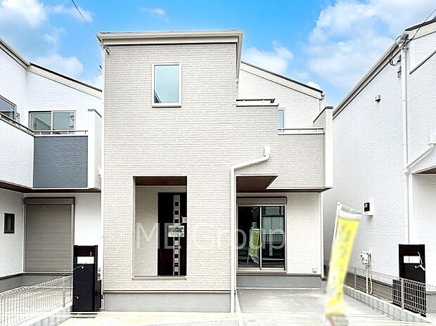 洗練された外観、上質な住空間が広がる室内は永く安心して過ごせる住居です。 