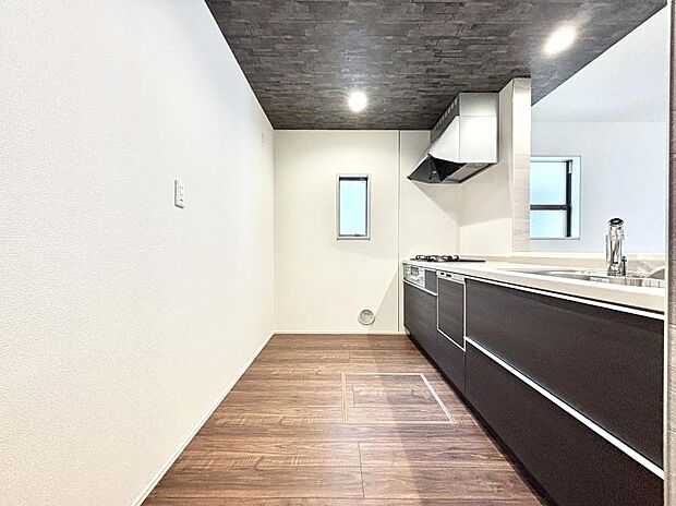 ゆとりあるキッチンではご家族と楽しくお料理ができます。