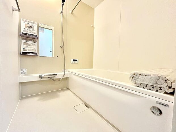 ◆2号棟◆〜Bath Room〜  広々とした雰囲気の良いバスルーム。  お子様と一緒にお風呂に入る楽しみ、思い出の一ページが刻まれる大切な瞬間。  日々の疲れをリフレッシュできそうです。