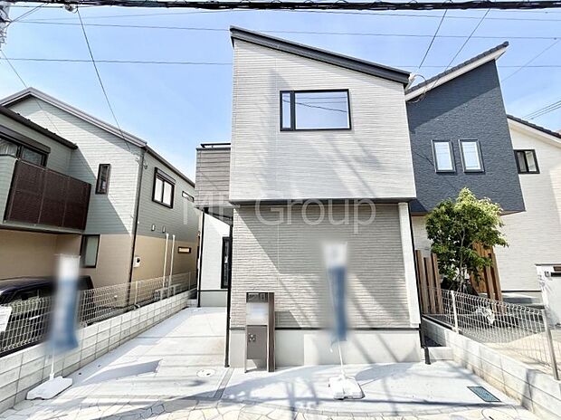 〜Exterior〜 四季を通じて自然と触れ合えるスポットが周辺にたくさん!お散歩やジョギング、週末の遊びに最適です。 目の前に広がる開放感とゆとり、暮らしの夢を育む理想の住まいがここにございます。