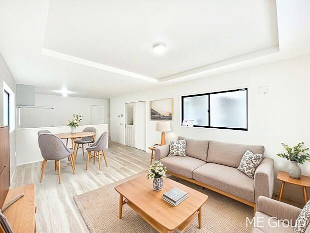 ◆1号棟◆〜Living〜 家族の食事や団らんのほか、子どもを遊ばせたり、友人を招いたりするLDKは住まいの中心。長時間過ごす場所だから、その空間は住まい全体の居心地を左右します。※家具はCGです。