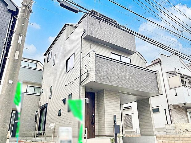 ◆B号棟◆〜Exterior〜　閑静な住宅地で子育て家族にピッタリ。毎日のお散歩も快適な緑に恵まれたエリアで、自然に包まれた穏やかな暮らしを実現するための、ゆとりある住環境が整っています。