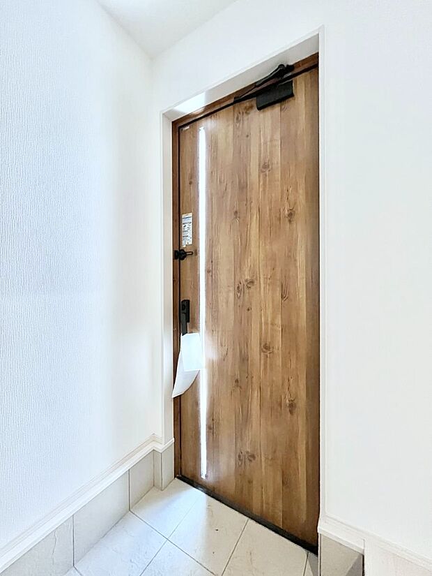 明るい玄関はお客様をお出迎えするのにぴったりです!