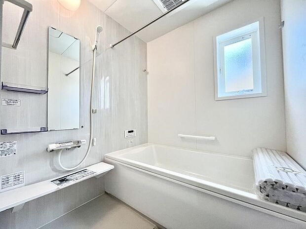 ◆1号棟◆〜Bath Room〜 ゆったりと足を伸ばして入浴することが可能! お子様とご一緒でも十分な広さなので、リビングとは違った家族団欒のひと時をお楽しみいただけます。