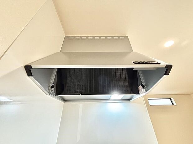 ◆A号棟◆フラットタイプのレンジフード、お手入れがしやすいですね！