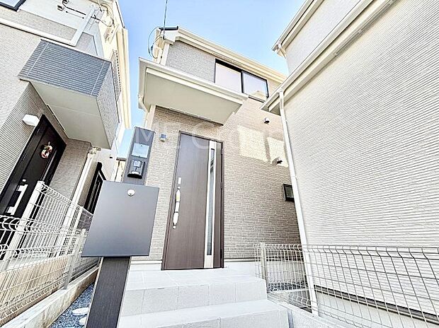 ◆A号棟◆洗練された外観、上質な住空間が広がる室内は永く安心して過ごせる住居です。