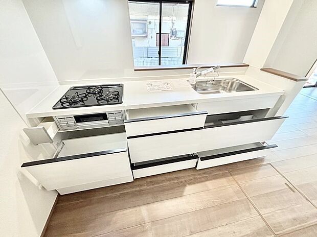 ◆C号棟◆使いやすさを優先したスライド式収納タイプ！