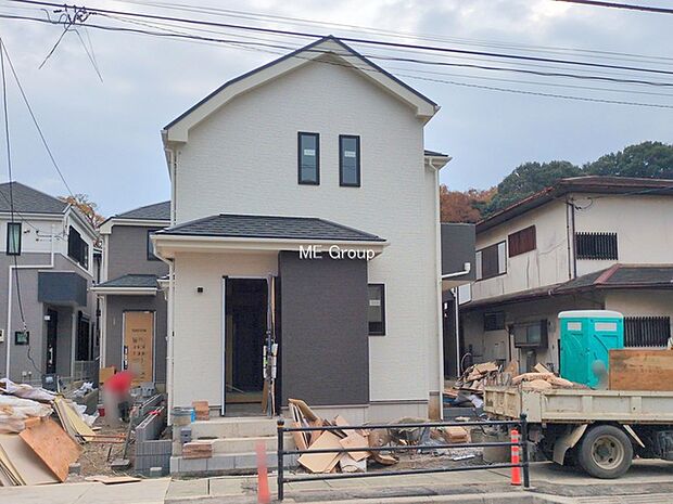 ◆C号棟◆〜Exterior〜　閑静な住宅地で子育て家族にピッタリ。毎日のお散歩も快適な緑に恵まれたエリアで、自然に包まれた穏やかな暮らしを実現するための、ゆとりある住環境が整っています。