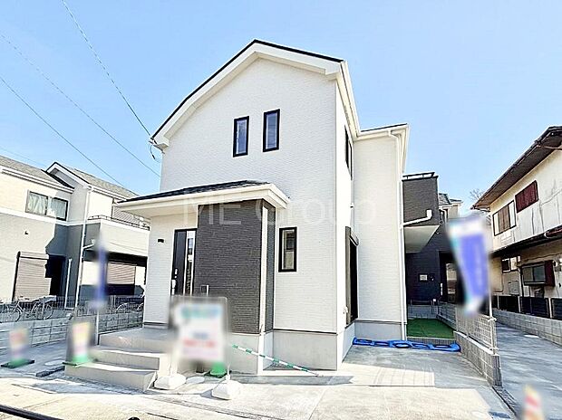 ◆C号棟◆〜Exterior〜　閑静な住宅地で子育て家族にピッタリ。毎日のお散歩も快適な緑に恵まれたエリアで、自然に包まれた穏やかな暮らしを実現するための、ゆとりある住環境が整っています。