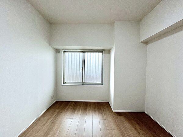 ～Bed Room～　忙しく過ぎゆく日常を置き去るほど、ゆったりした時間が流れる住環境。『快適』は「家」と「街」と「環境」が調和した時に訪れるだと改めて感じさせてくれます。