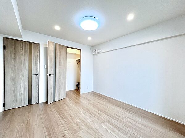 ～Bed Room～　子供部屋はお子様にとって大変重な役割があります。子供一人で過ごす空間を与えることで、宿題や勉強時間も自然と増えまた自ら部屋の片付けや掃除なども促すことに繋がります。