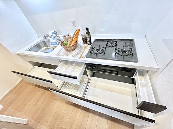 使いやすさを優先したスライド式収納タイプ！