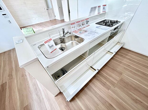 使いやすさを優先したスライド式収納タイプ！