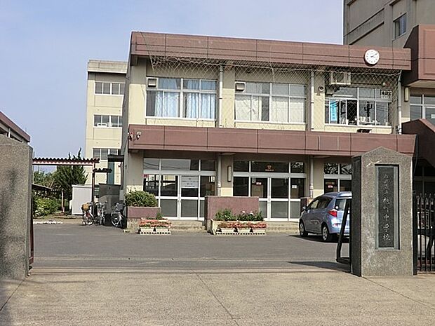 中学校 535m 松戸市立旭町中学校